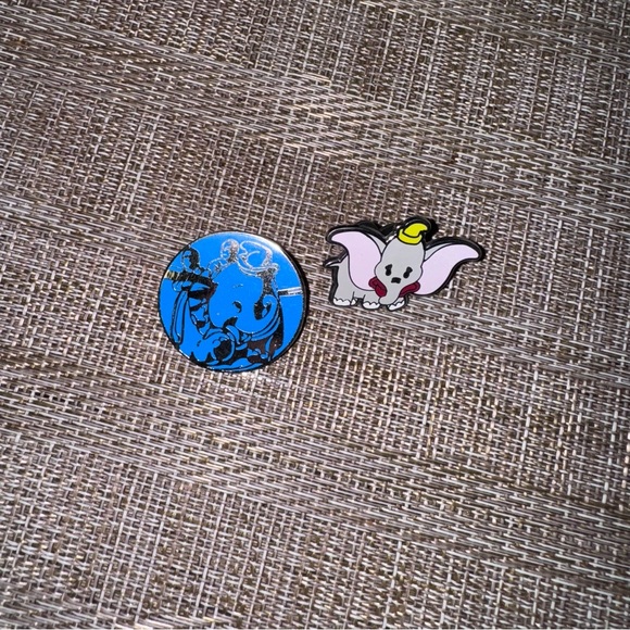 Disney Jewelry - Disney dumbo pins